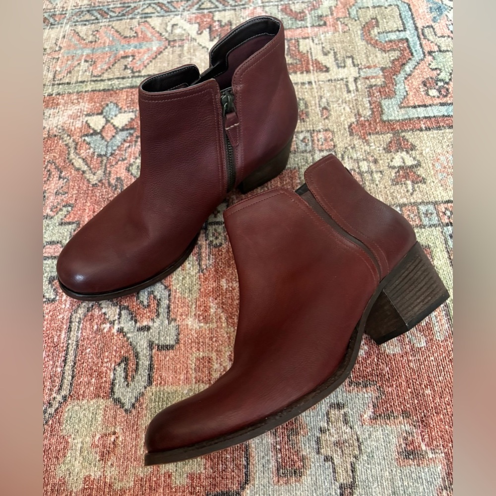 New Clarks Artisan Maypearl Ramie Ankle Boots Burgundy Leather Sz 10